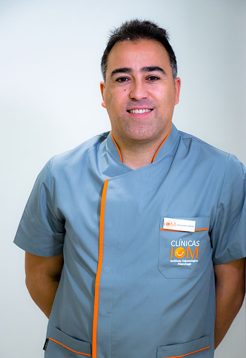 Juan Violero director de IOM dental