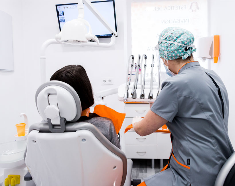 Instalaciones de clínica dental en La Solana 1