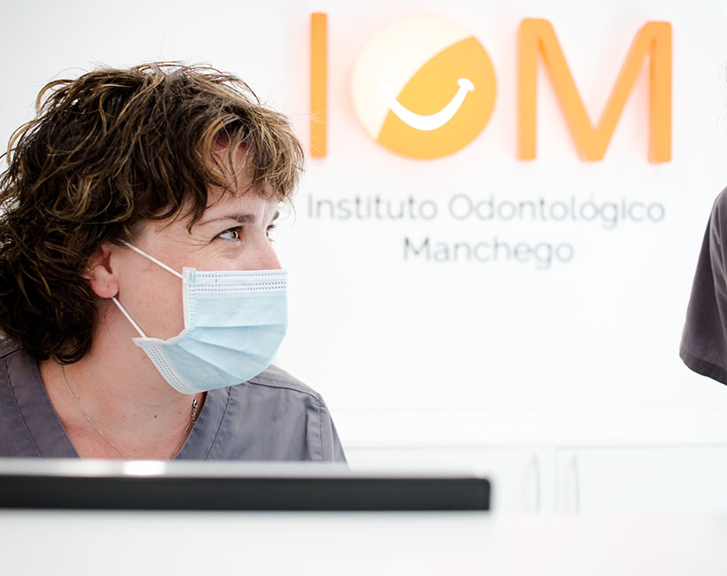 sandra, recepcionista de clinica dental en ciudad real